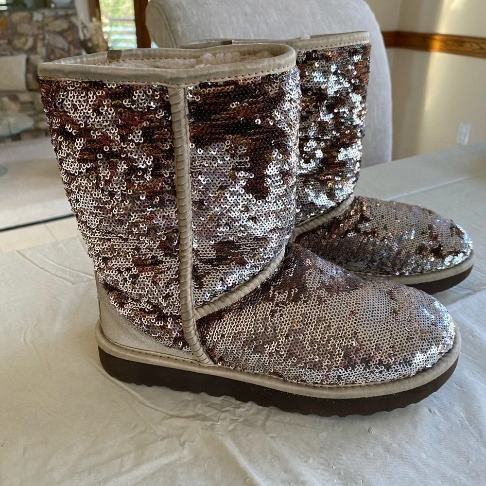 Ugg classic short sparkles champagne boot. Size 6